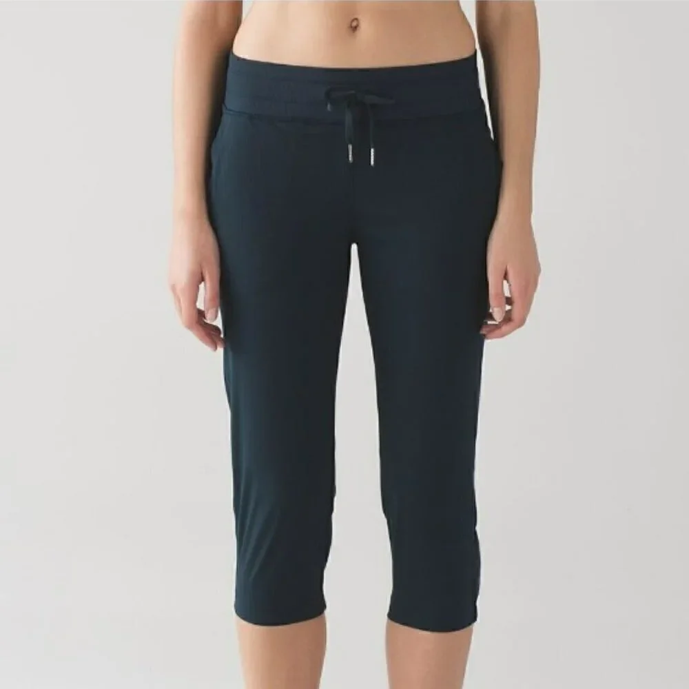 Lululemon | NWT Dance Studio Crop II (Unlined 20